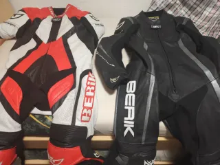 2 monos de cuero Berik