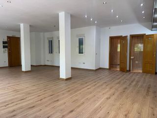 Local comercial en alquiler en Castillejos en Madrid