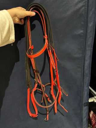 Cabezada de trabajo roja