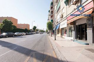 Local comercial en alquiler en Camino de Ronda - Rosaleda en Granada