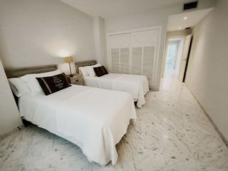 Piso en alquiler en Puerto Banús en Marbella