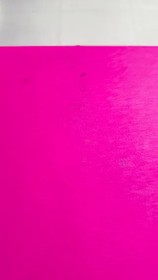 Escritorio infantil rosa con ruedas