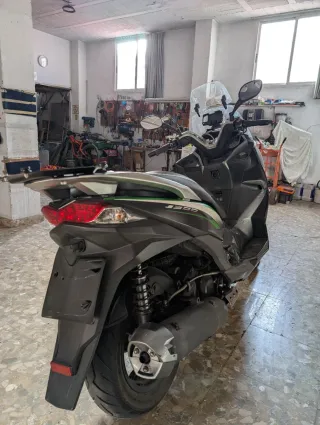 Kawasaki J300 ABS Maxiscooter