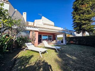 Casa adosada en alquiler en Zona Puerto Deportivo en Fuengirola