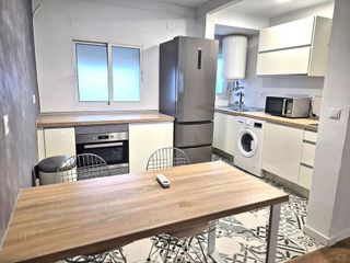 Piso en alquiler en Cruz Roja en Sevilla