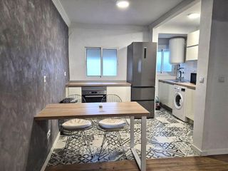 Piso en alquiler en Cruz Roja en Sevilla