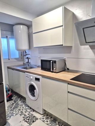 Piso en alquiler en Cruz Roja en Sevilla