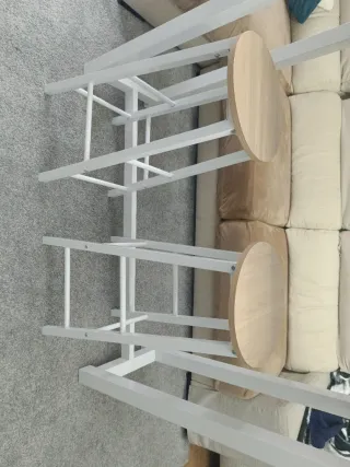 Mesa alta y 2 taburetes madera