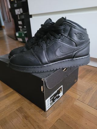 Nike Air Jordan 1 Mid Negro 38'5