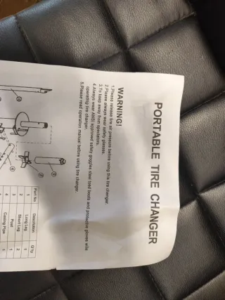 Desmontador de llantas coche rojo