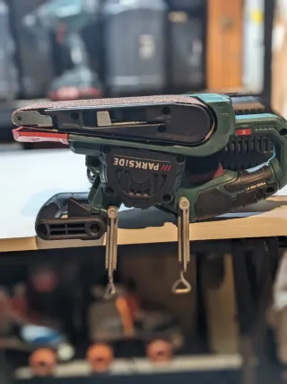 Lijadora de banda Parkside PBSD 600 A1