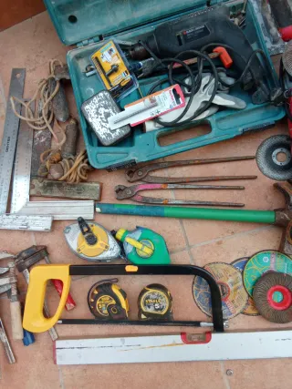 Lote de herramientas de obra
