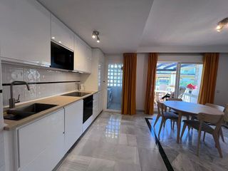 Piso en alquiler en Nueva Andalucía centro en Marbella