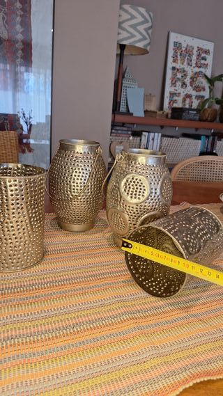 Portavelas metálico dorado