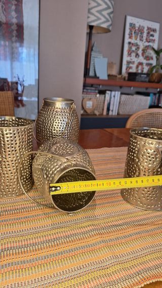 Portavelas metálico dorado