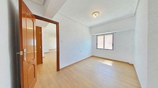 Piso en alquiler en Fonteta de Sant Lluís en Valencia