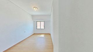 Piso en alquiler en Fonteta de Sant Lluís en Valencia