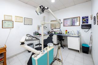 Local comercial en venta en Barrio de Zaidín en Granada