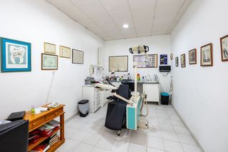 Local comercial en venta en Barrio de Zaidín en Granada