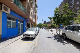 Local comercial en venta en Barrio de Zaidín en Granada
