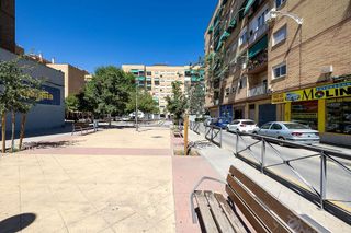 Local comercial en venta en Barrio de Zaidín en Granada