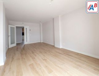 Piso en alquiler en La Paz en Zaragoza