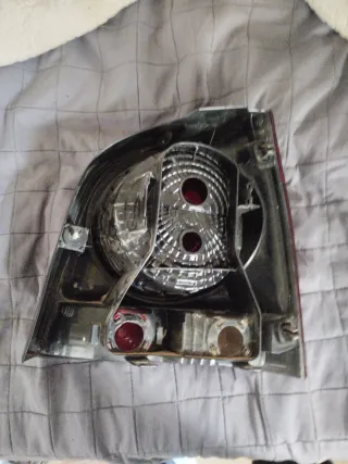 Piloto Trasero Izquierdo Volkswagen