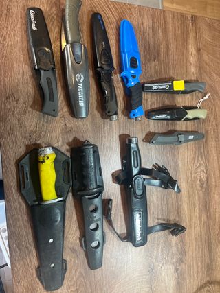 Cuchillos de pesca submarina y buceo