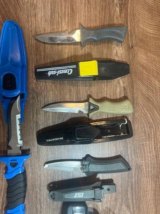 Cuchillos de pesca submarina y buceo