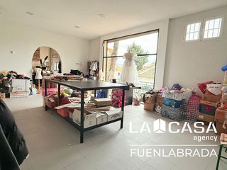 Local comercial en alquiler en Villayuventus-Renfe en Parla