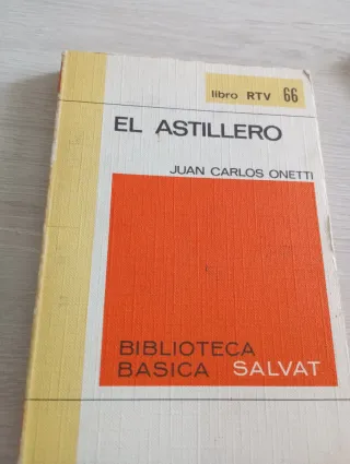 Novela "El astillero"