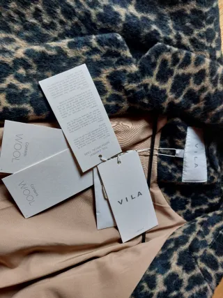 Abrigo estampado leopardo