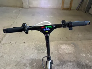 Patinete Eléctrico con Pantalla LED