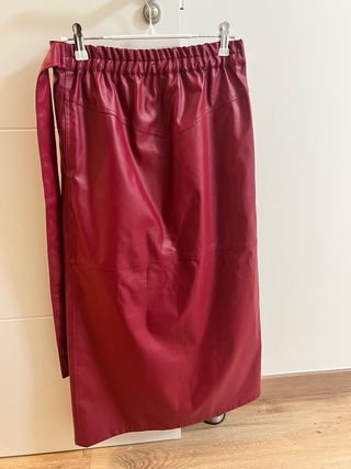 Falda Savage Culture Piel Burdeos