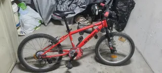 Bicicleta infantil roja