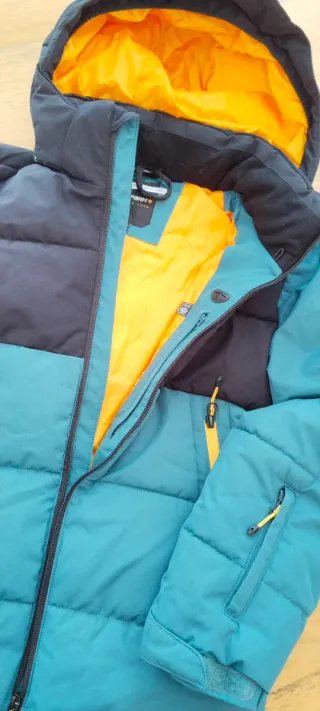 Abrigo de esquí talla 10 a 12 años. Como nuevo.