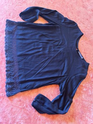 Blusa negra con encaje