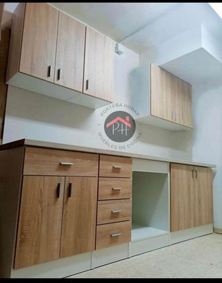 Muebles de cocina nuevos empaquetados