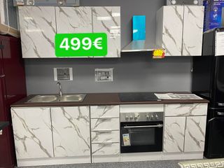 Muebles de cocina nuevos empaquetados