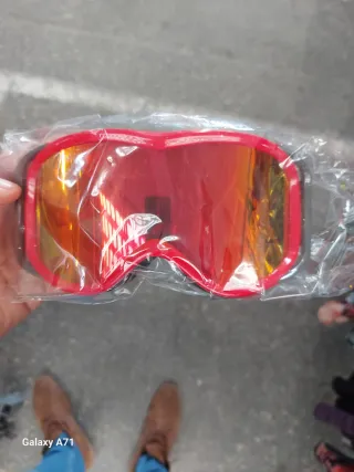 Gafas de nieve naranjas