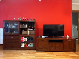 Muebles salón y mesa extensible con 4 sillas