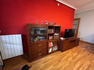 Muebles salón y mesa extensible con 4 sillas