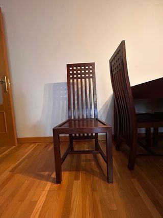 Muebles salón y mesa extensible con 4 sillas