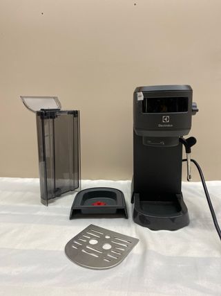 Cafetera Electrolux E6EC1-6BST Explorer 6