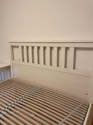 Cama Ikea con mesitas de noche