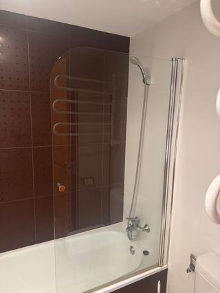 Mampara de bañera cristal y metal