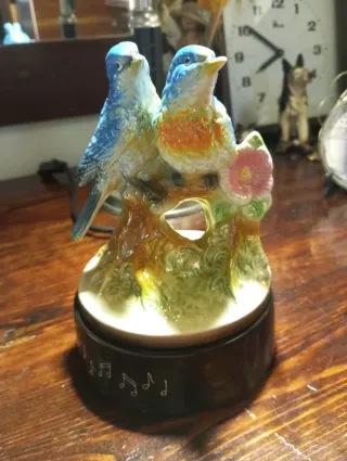 Caja Musical Antigua Pájaros