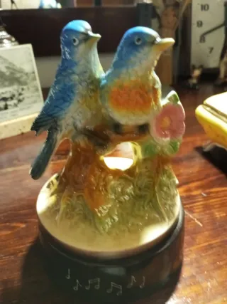 Caja Musical Antigua Pájaros