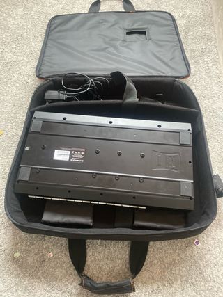 Komplete Kontrol S25 + Funda