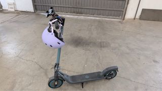 Patinete Eléctrico con Casco y soporte para movil